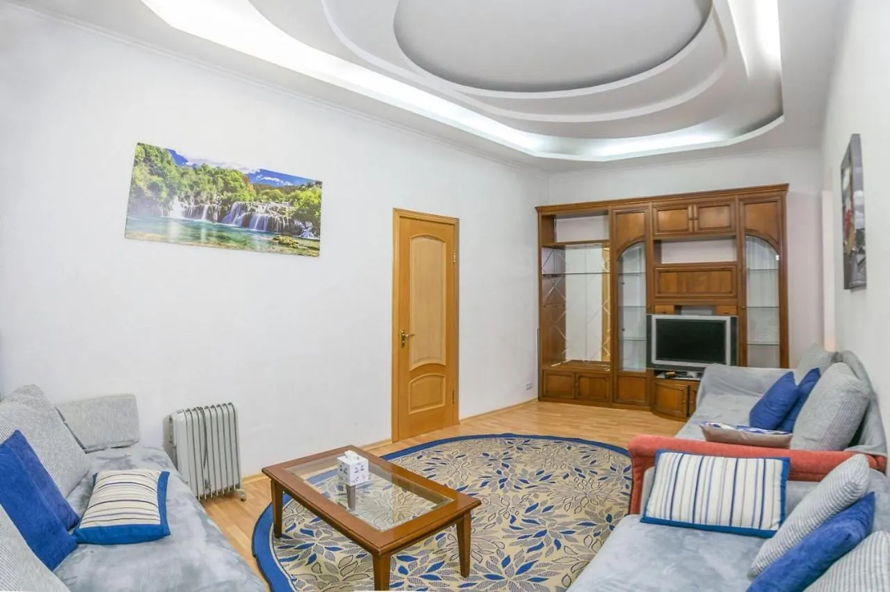 3-Room Apartments On Malopodvalna St Kyiv